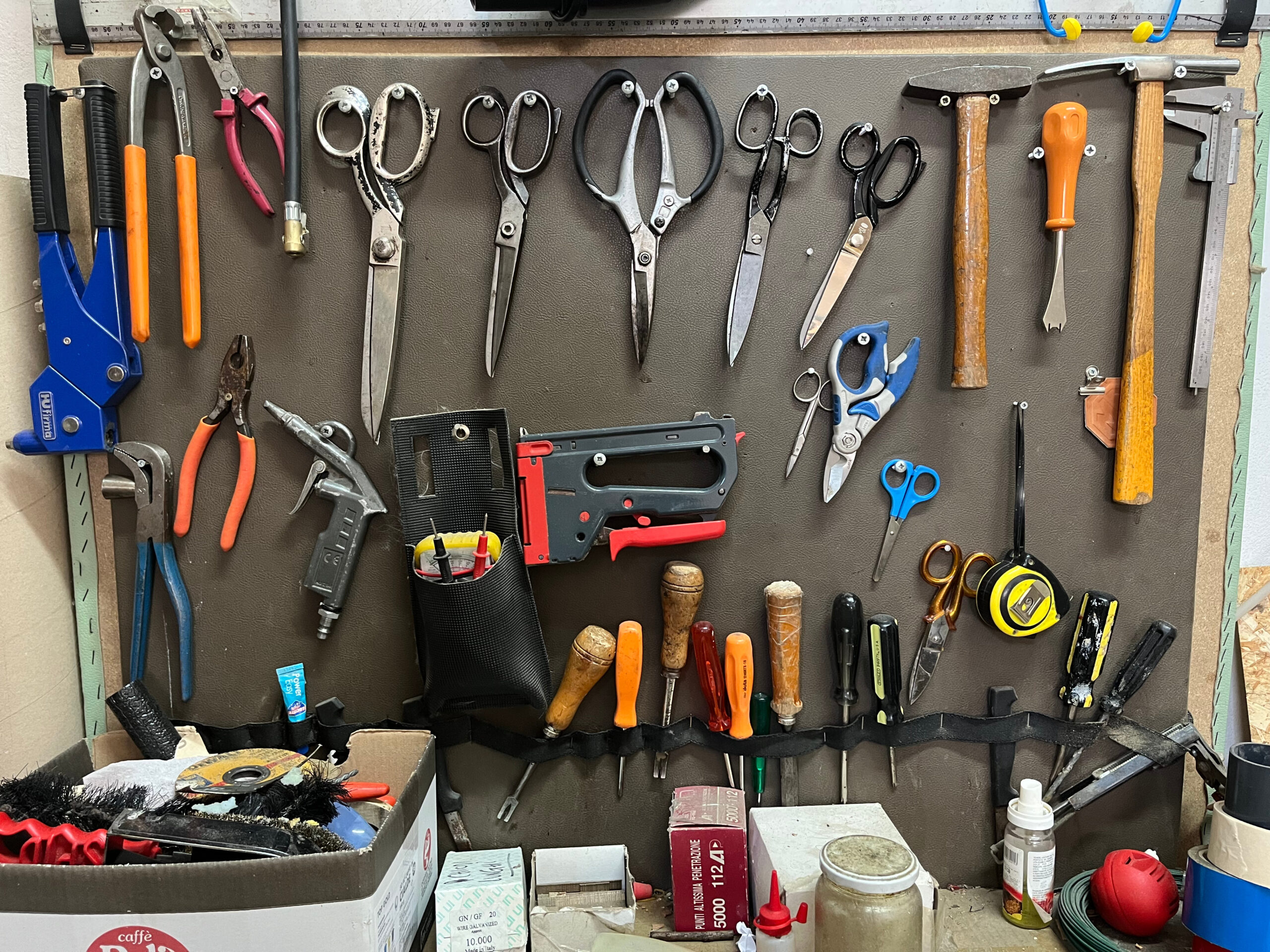 strumenti di lavoro tappezzeria